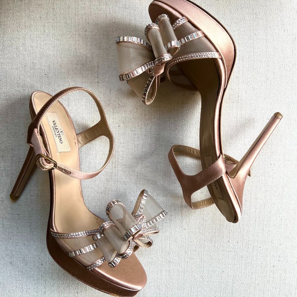 Valentino Blush Pink Rare Garavani Satin Crystal Bow Heels Platforms - SIZE 40EU